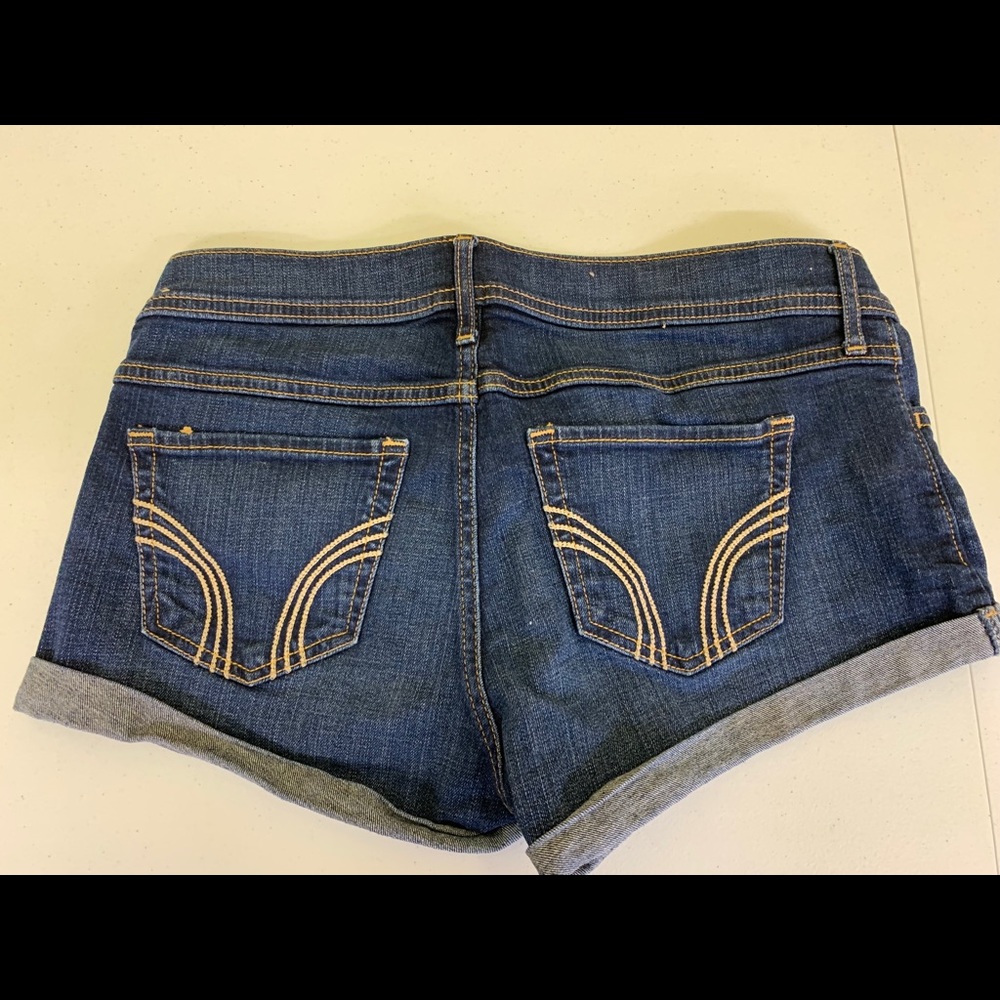 Shorts - Picture 2 of 3